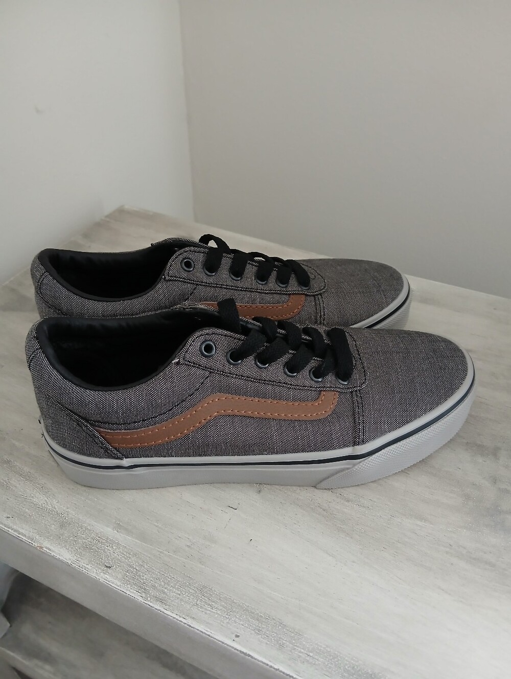 Vans Ward Sneakers Textile Black Grey Size 2 Youth *NEW* No box